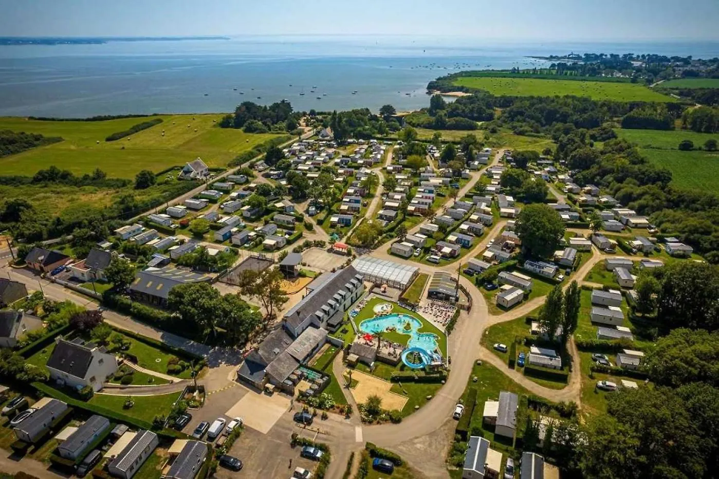 Camping 4 Etoiles - Parc Aquatique - Eeiagg Ambon