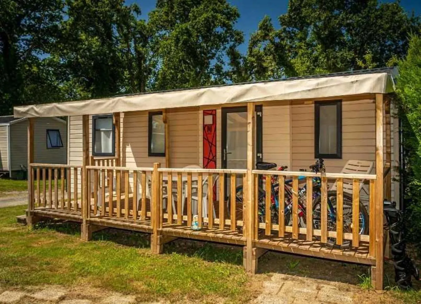 Camping 4 Etoiles - Parc Aquatique - Eeiagg Ambon